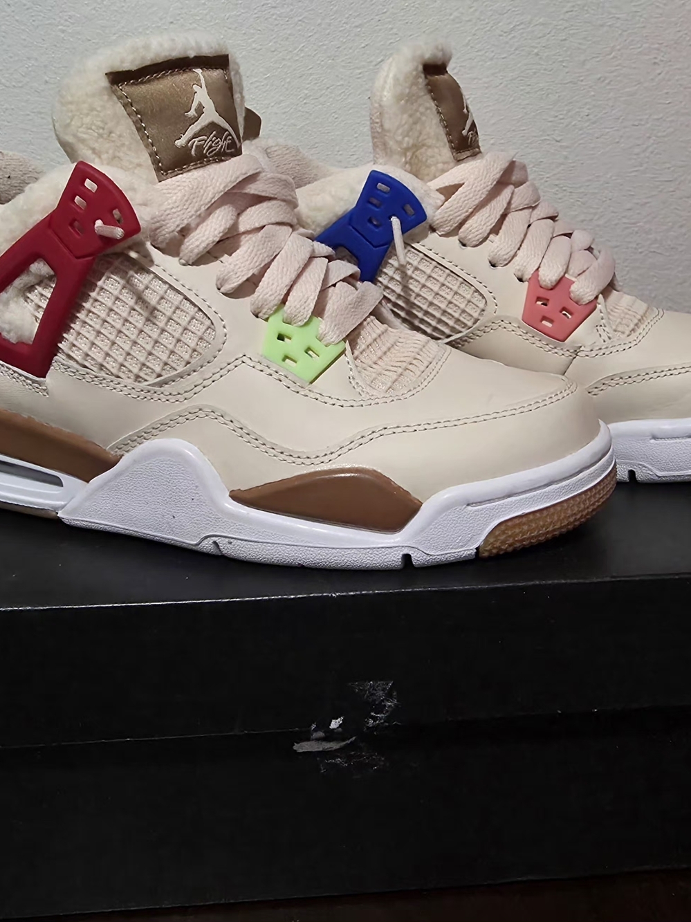 Jordans 4, Retro